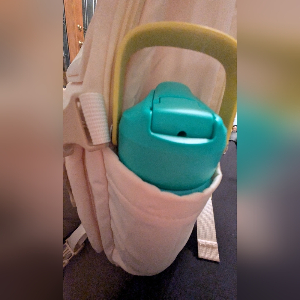 TSA 15.6", Spacious Backpack For Laptops, Traveling or Every Day Use. New. - Picture 2 of 9
